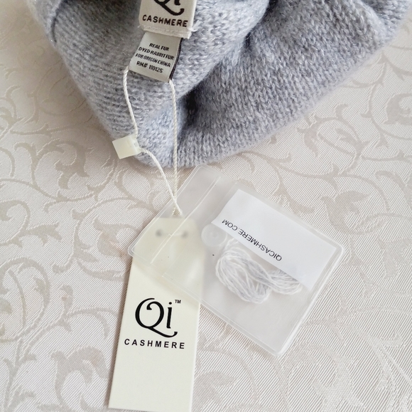 Qi Cashmere Honeycomb Two Tone Cashmere Beanie Rabbit Fur Pom Pom OS - Picture 5 of 10